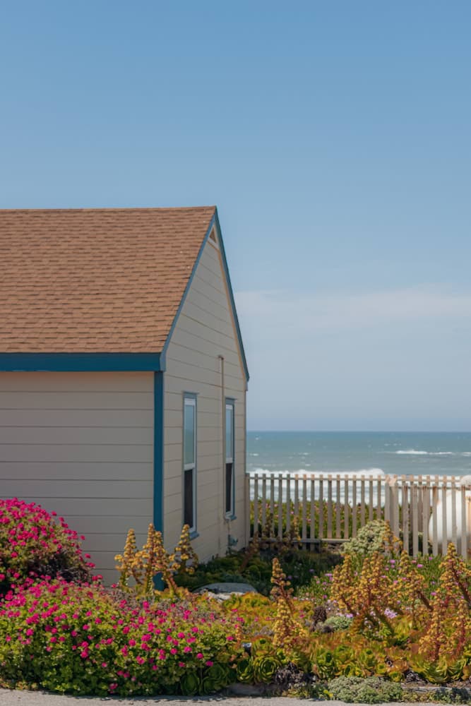 Coast Lighthouse House - 2020-05-01T00:00:00Z