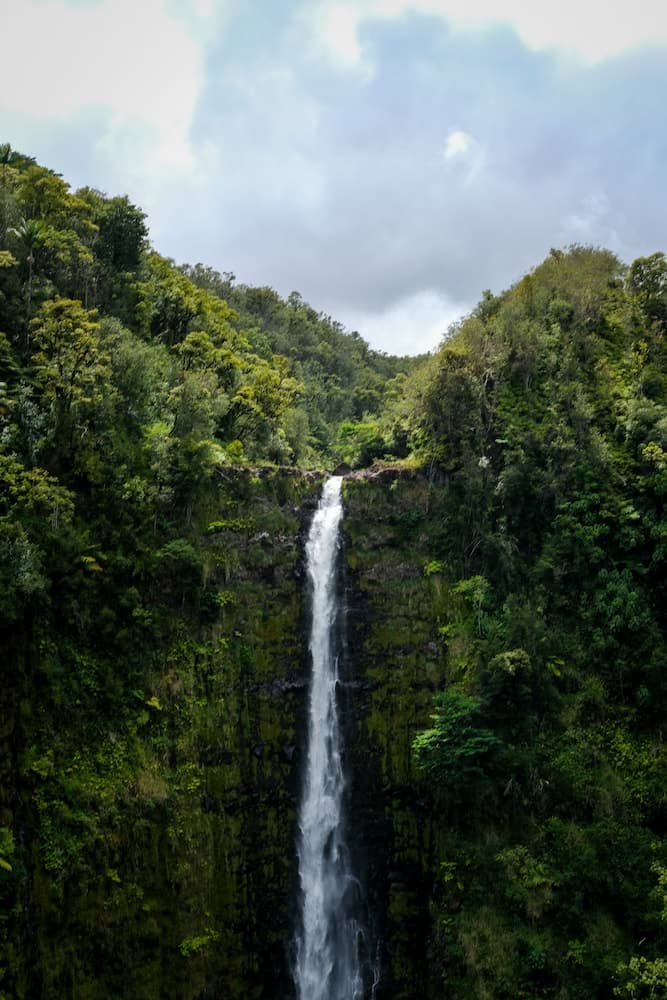 Hawaii Waterfall - 2023-09-01T00:00:00Z