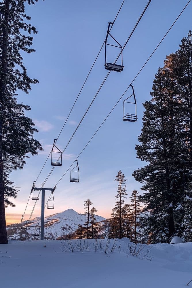 Tahoe Ski Lift - 2020-12-01T00:00:00Z